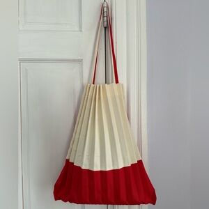 Women’s Colorblock Pleated Tote Bag - Cream & Red